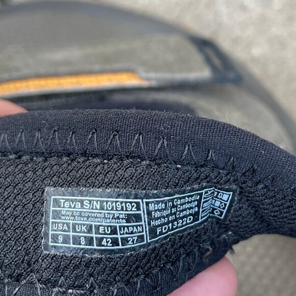 Teva Katavi Sandals Men 9 Grey Suede Outdoor Hiking Travel Adventure Comfort New - Picture 7 of 8